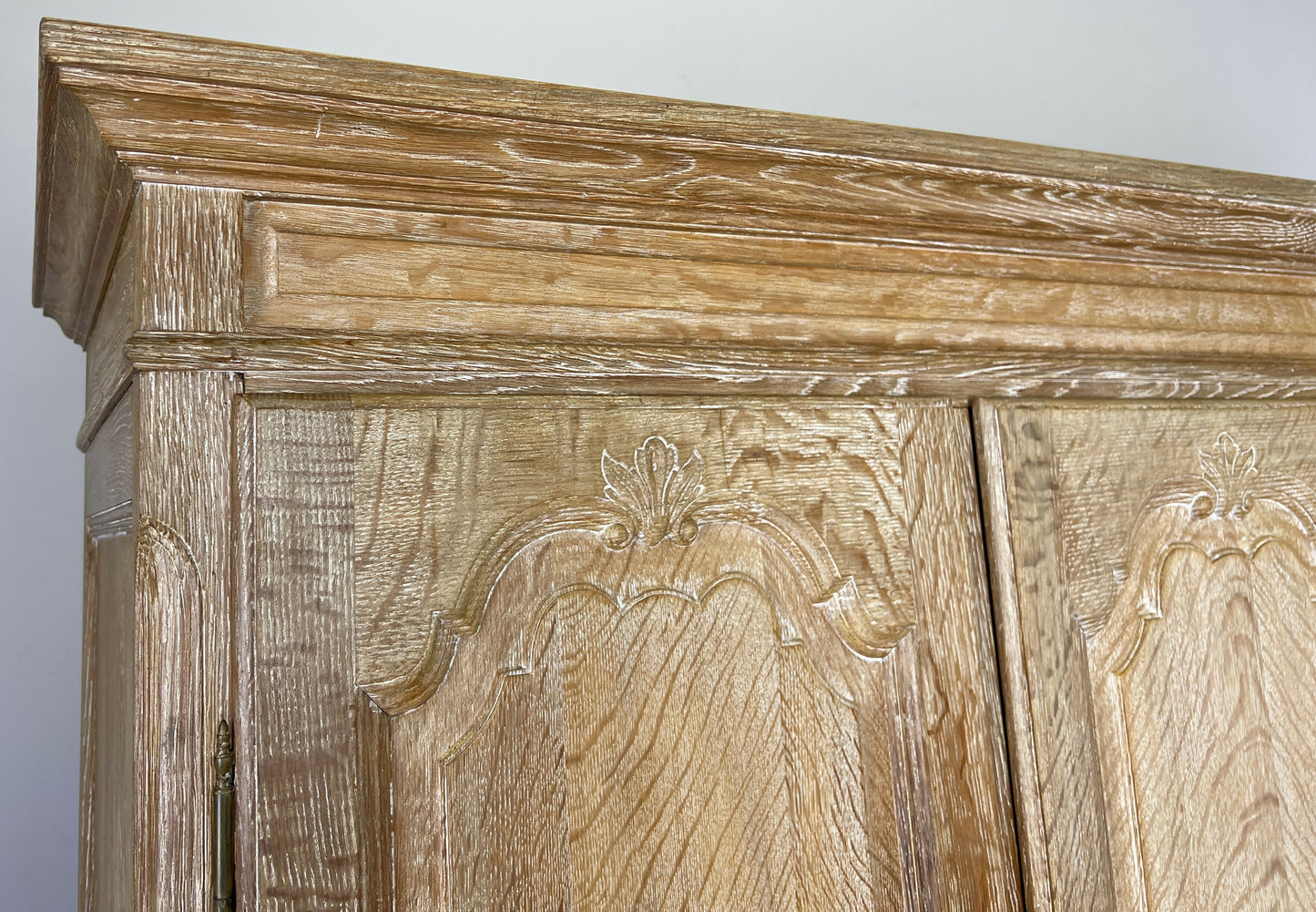 Wardrobe Vintage French Louis Shabby Chic Oak Four Door Carved Armoire LOT 6456