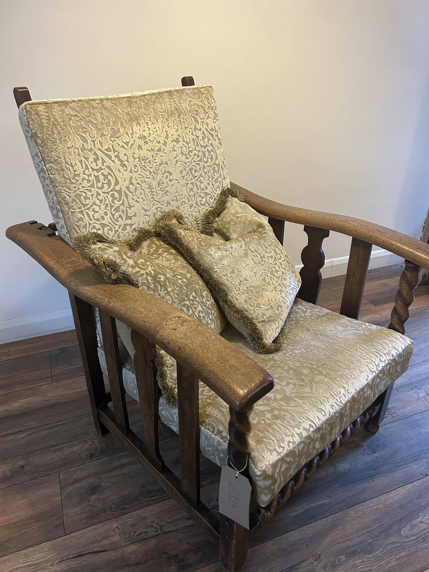 Antique 1910 Oak Reclining Gentleman’s Chair