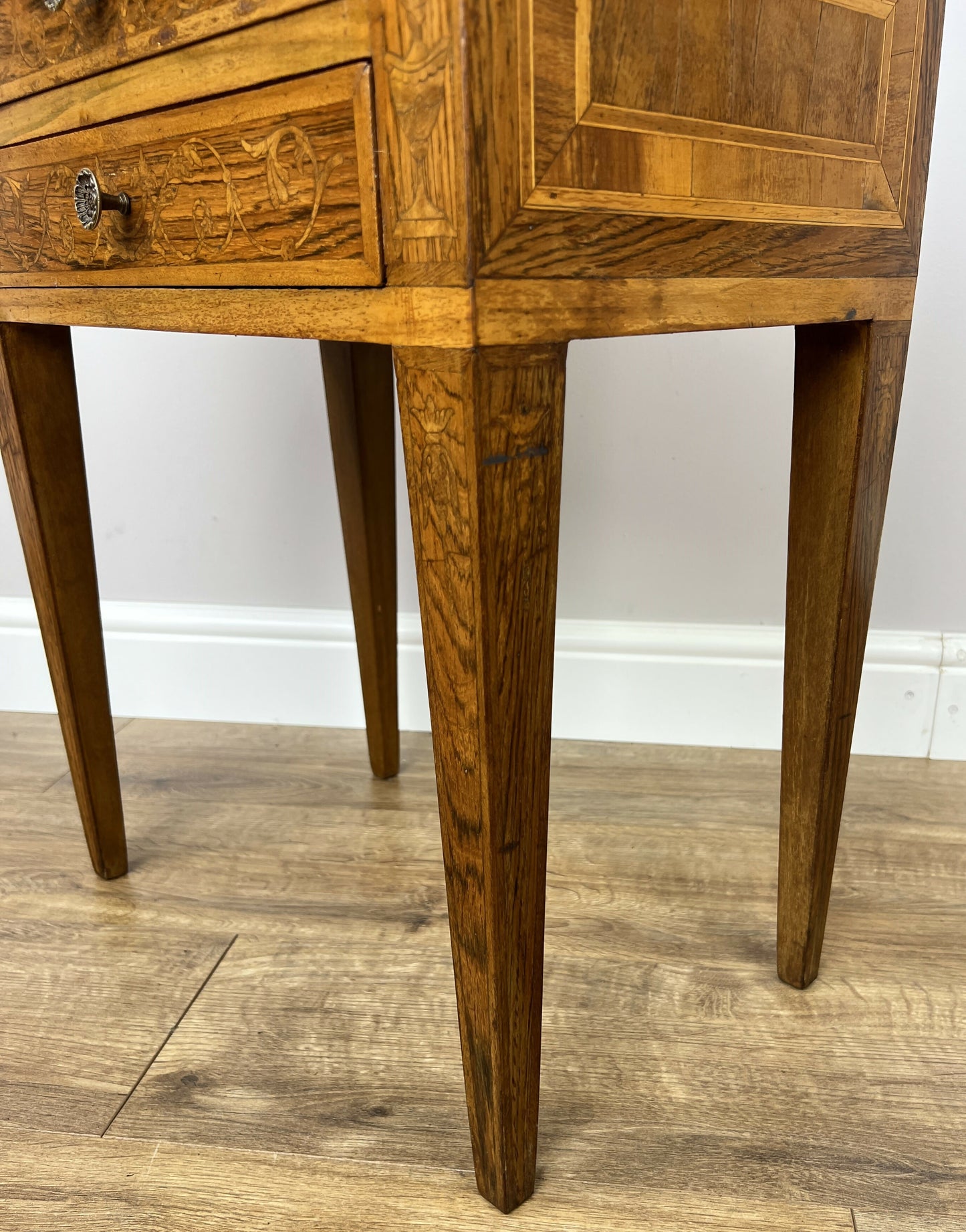 Bedside Table Vintage French Style Inlaid Burr Cabinet Carved Cupboard LOT 6289