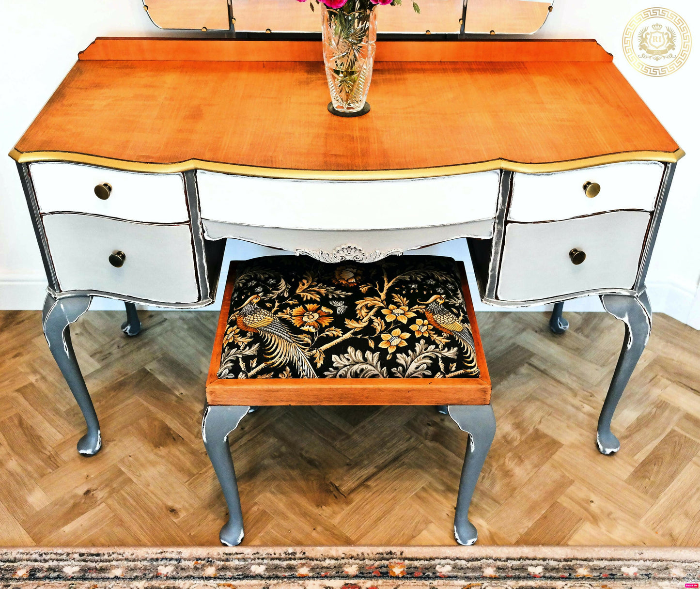 WRIGHTON Dressing Table and Stool