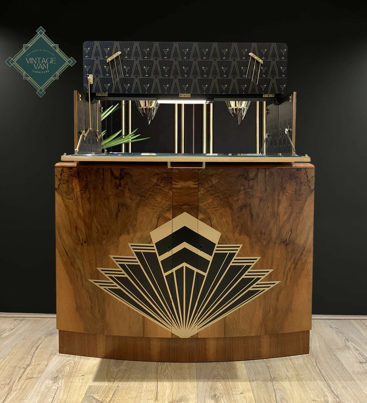 Art Deco cocktail cabinet, drinks bar, Gatsby Fizz