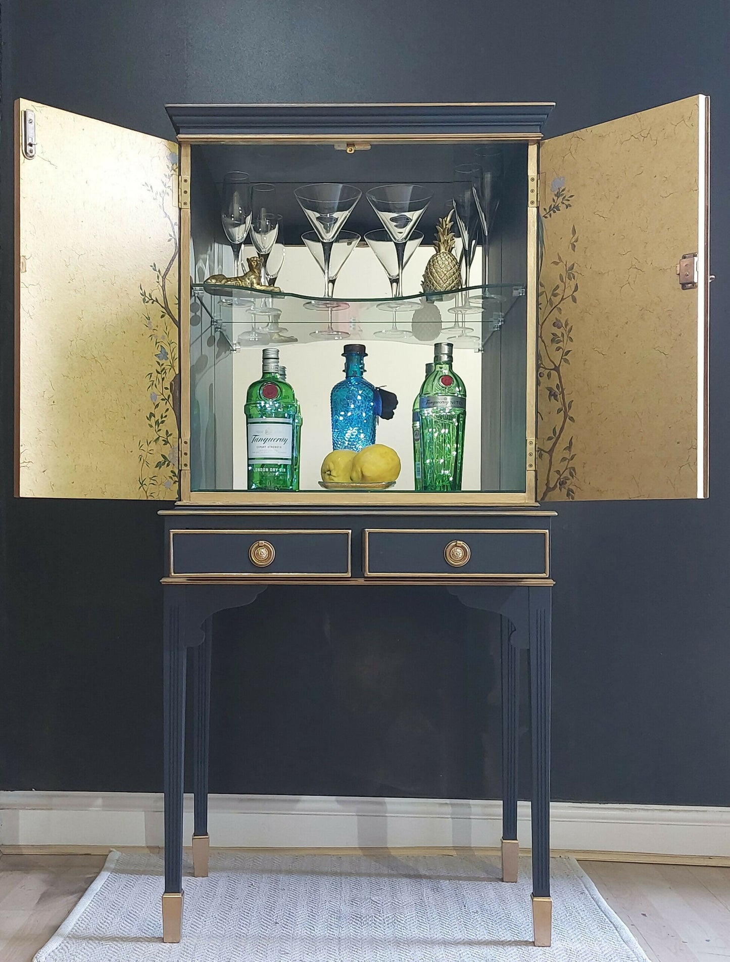 Website-Interior-drinks-cabinet-1-scaled