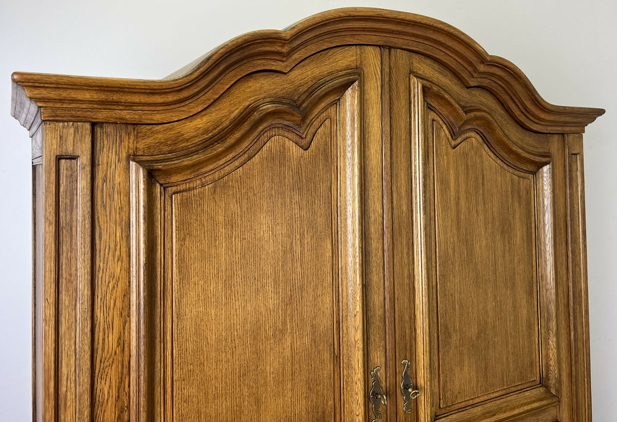 Wardrobe Vintage French Style Oak Two Door Bedroom Storage Armoire LOT 6509