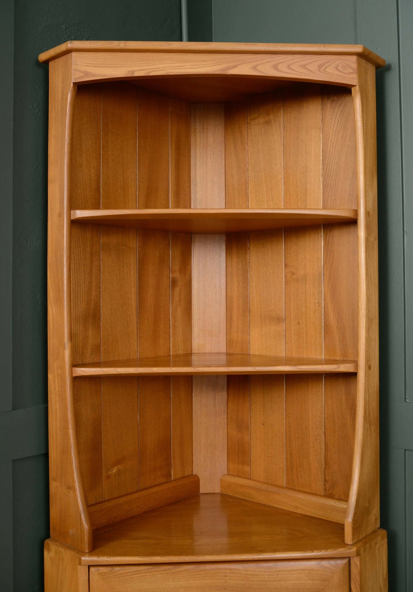 Ercol Windsor Corner Cabinet - Light/Blonde Finish
