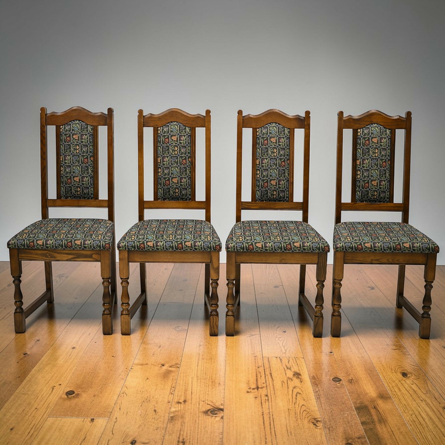 4 Old Charm Dining Chairs Widford Green Light Oak Upholstery FREE UK Delivery*