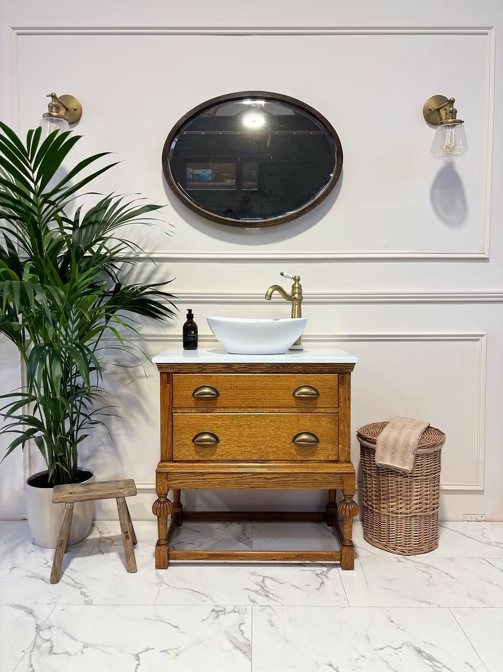 Traditional Bathroom Vintage Vanity Unit With Tap - George II