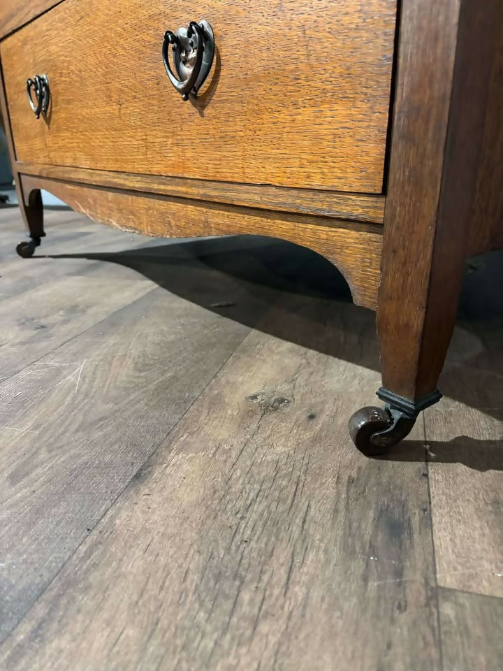 Arts and Crafts Oak Dressing Table0