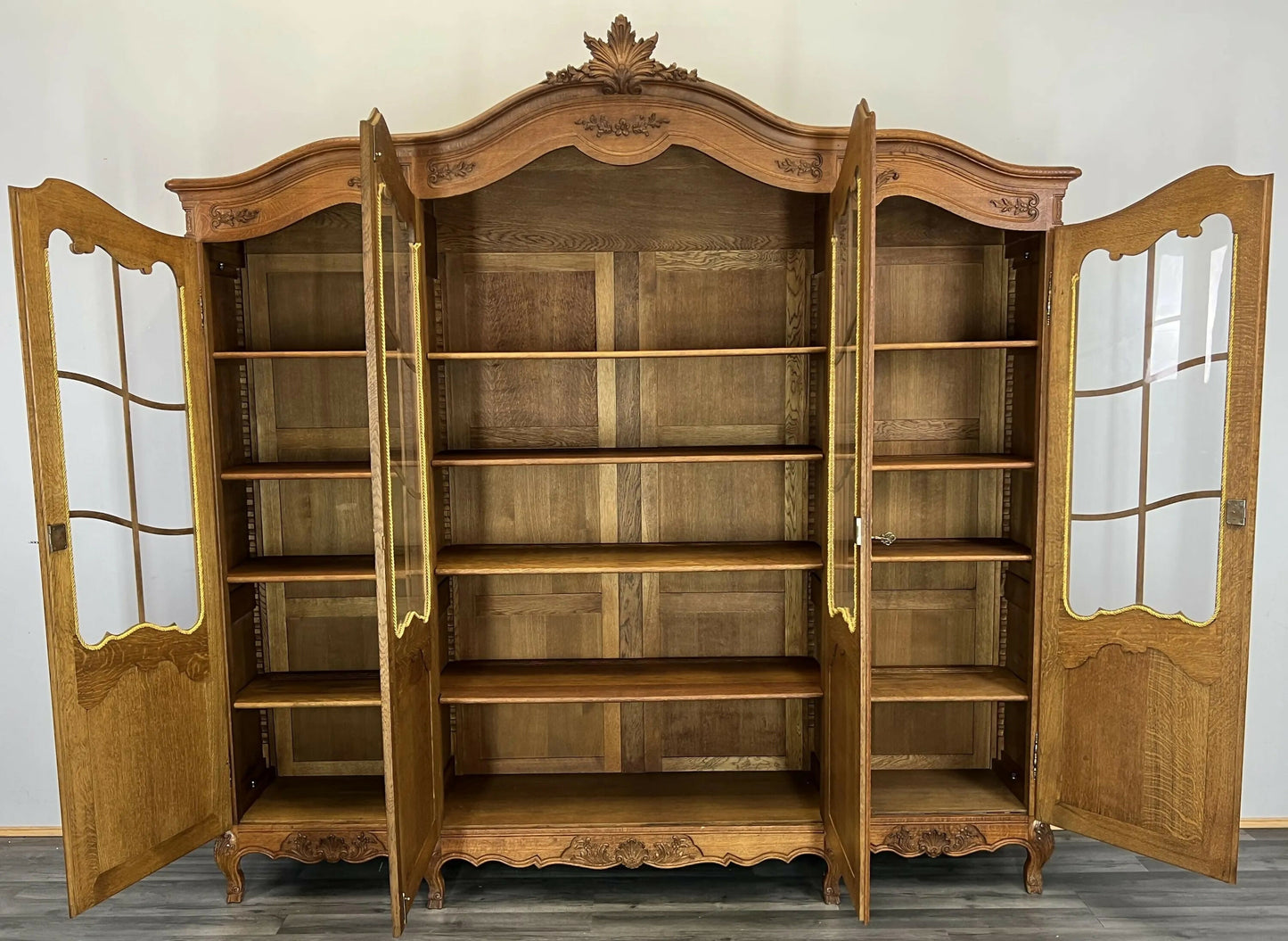Bookcase Vintage French Louis XIV Style Display Oak Cabinet Sideboard LOT 4785