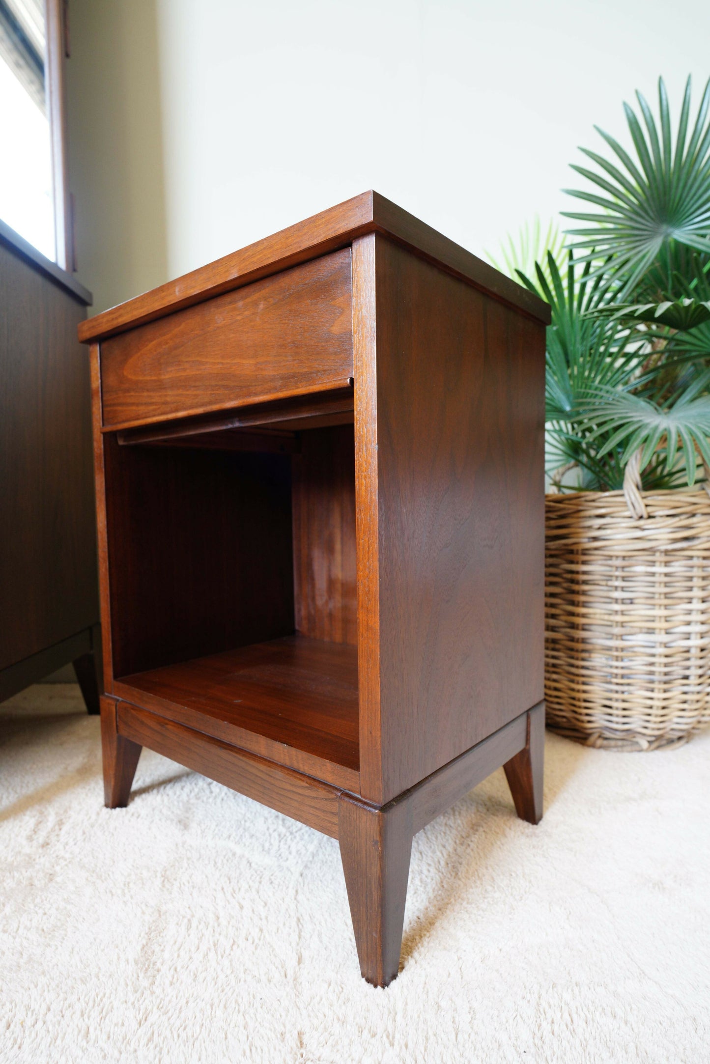 Peppler Furniture Co. 'The Hanover Line' Retro Bedside Nightstand In Figured Walnut – Canada, C. 1960s