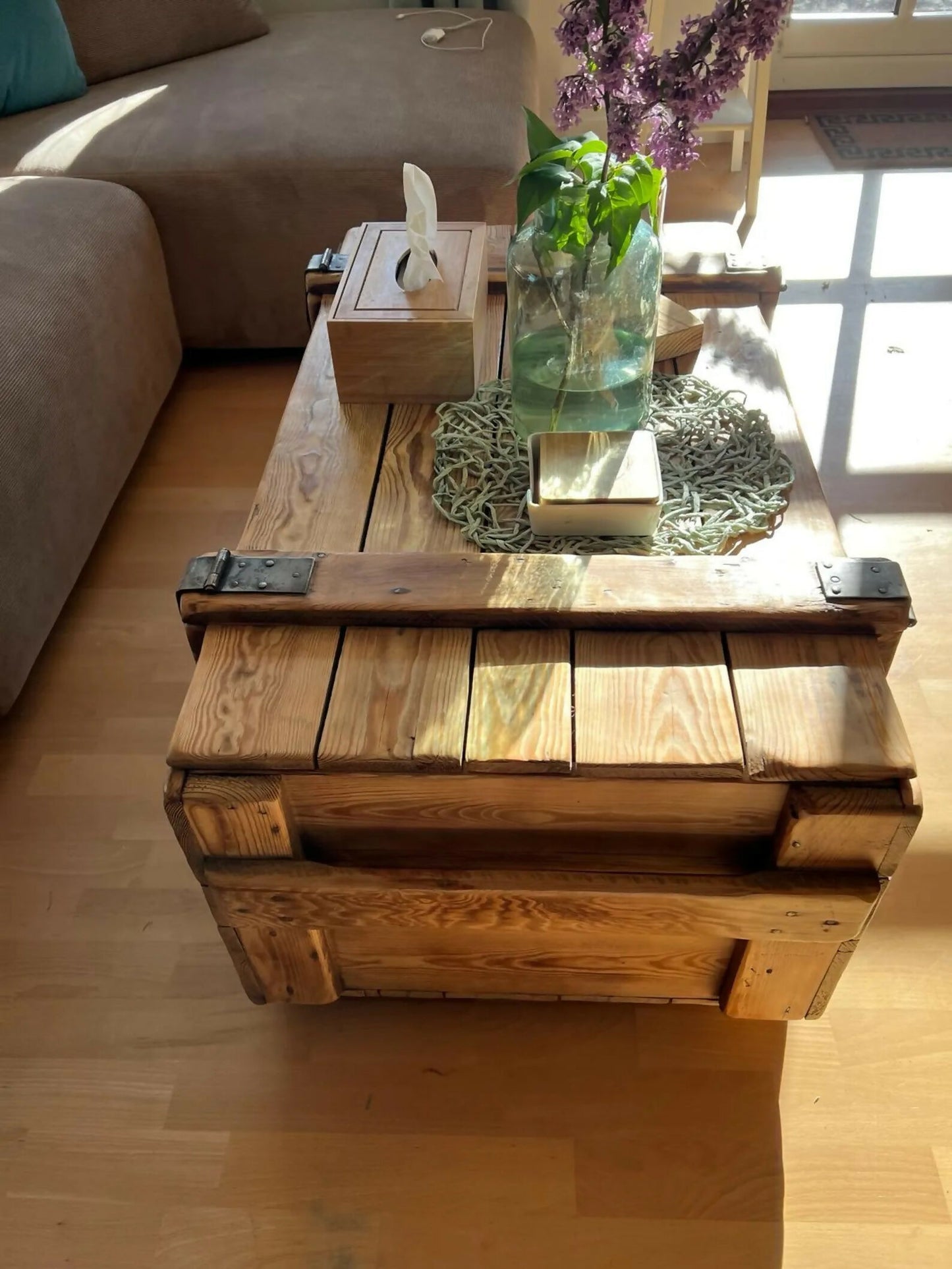 Vintage Military Chest Coffee Table – Army Storage Trunk Table Reclaimed Pine Rustic Coffee Table with Wheels Farmhouse Industrial Furniture