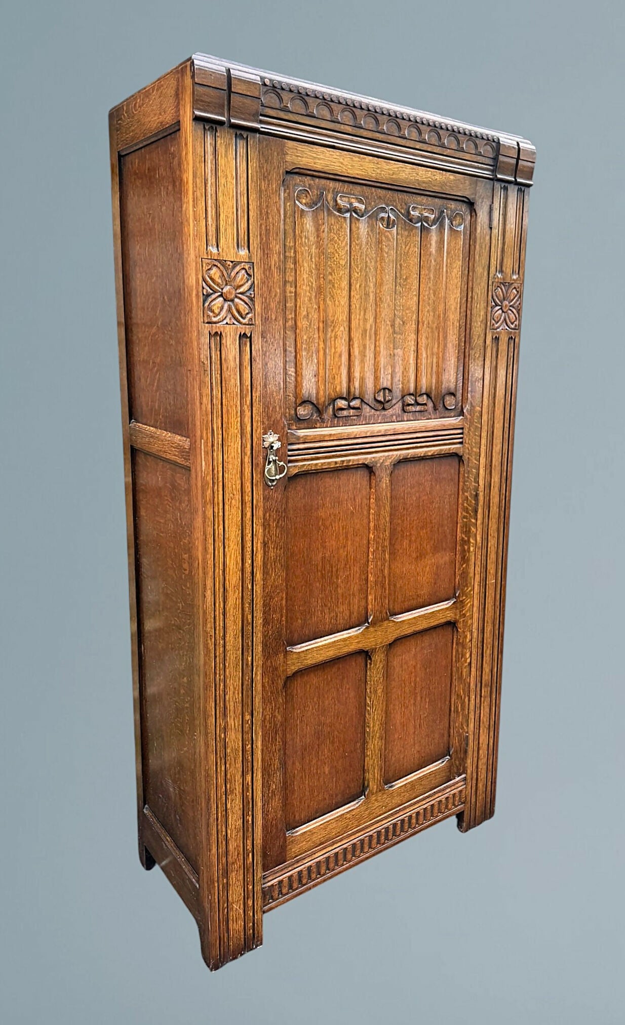 Oak Wardrobe Linen Fold Carved Decoration