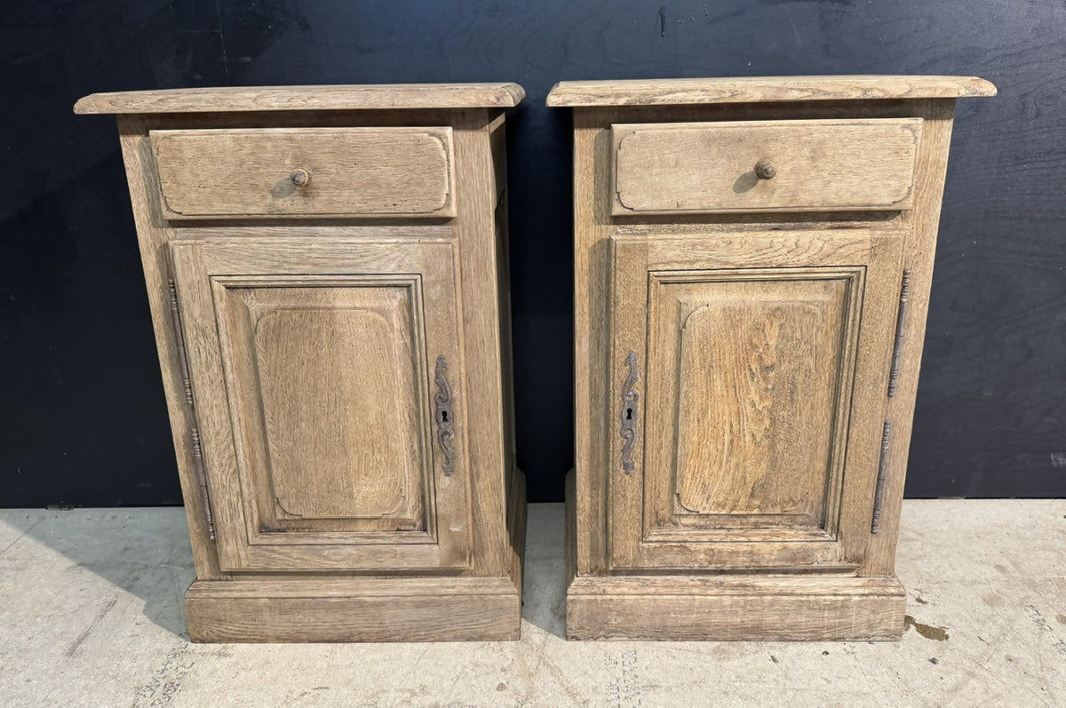 Quality Pair Oak Bedside Cupboards