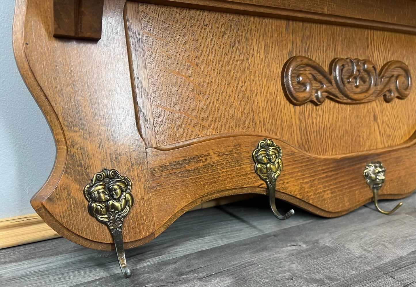 Coat Rack Antique French Oak Carved Wall Coat Hanger 5 Brass Hooks LOT 3506