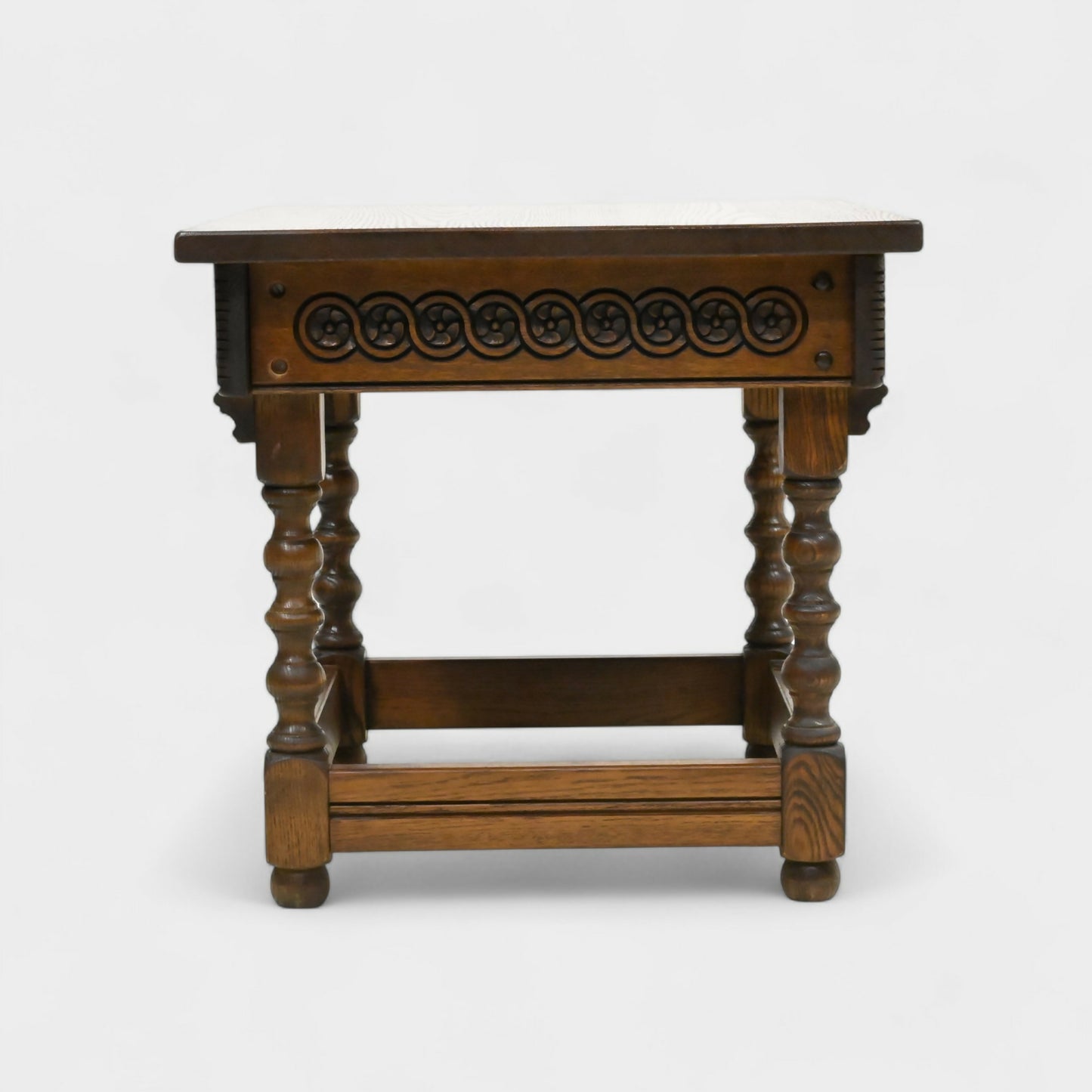 Old Charm Side Table Lamp Table Light Oak Bobbin Turned Legs FREE UK Delivery. SBR10764/2807E