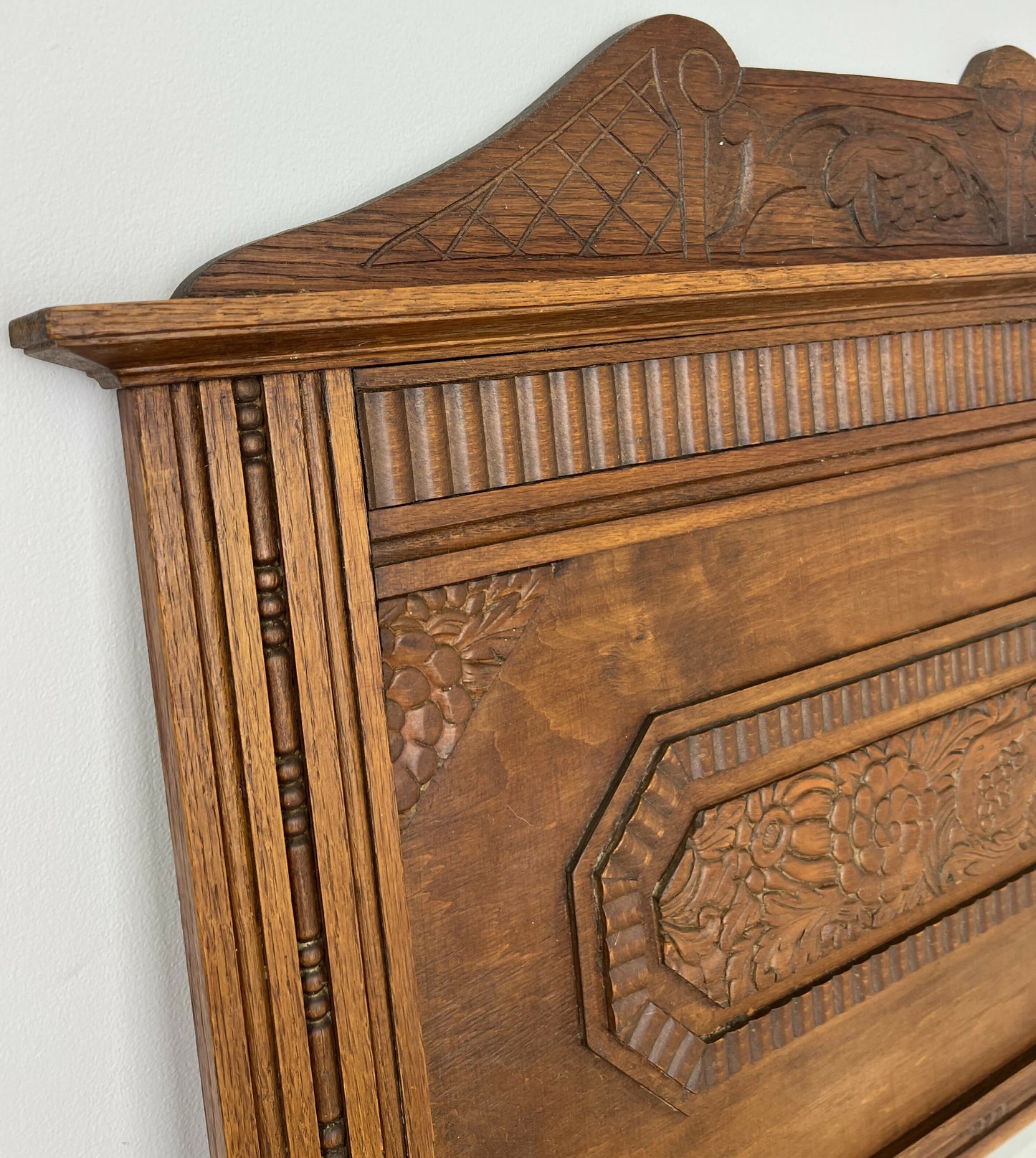 Mirror Antique French Style Oak Carved Decorative Frame Wall Mirror LOT 6276