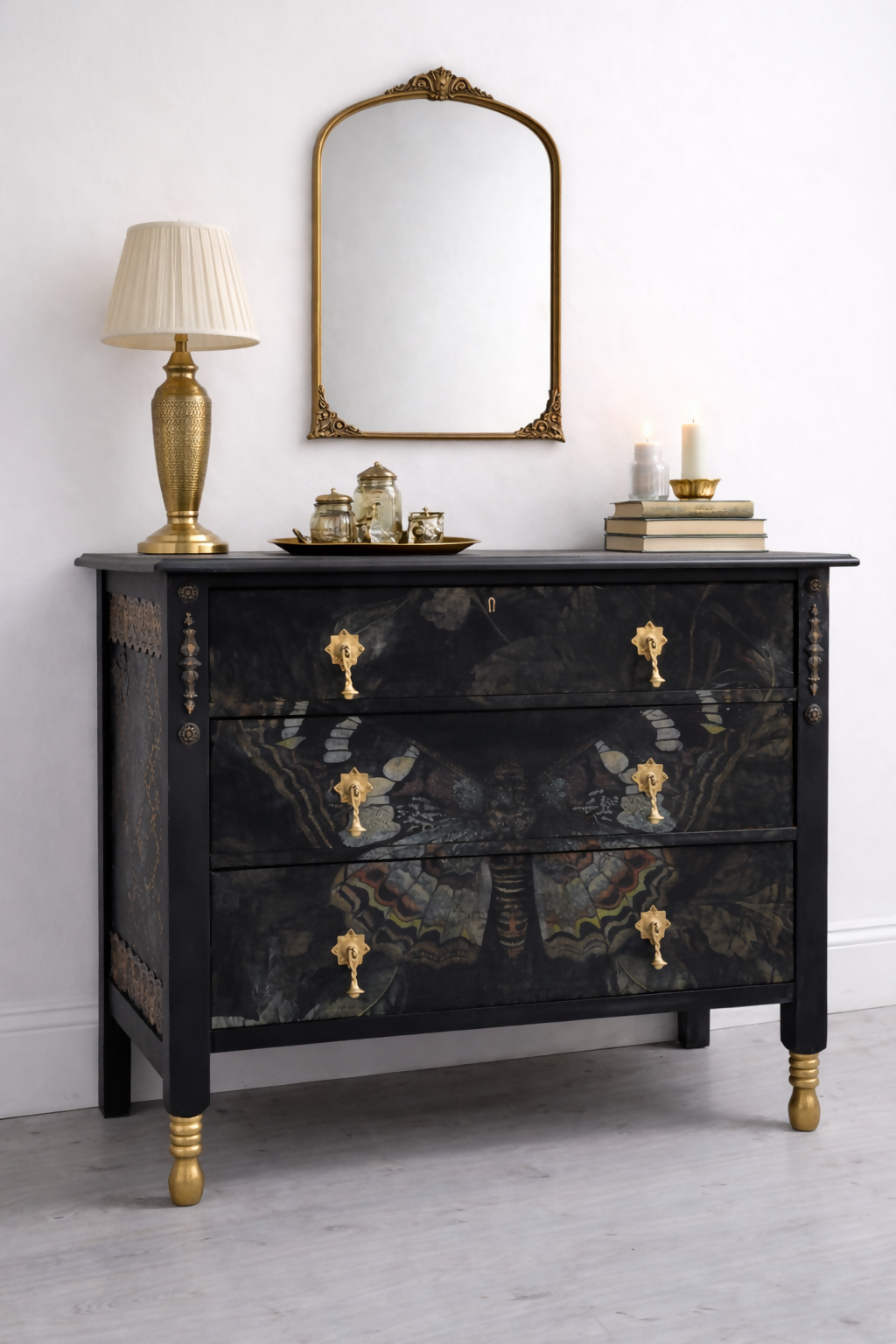 Vintage chest of drawers in dark green and black