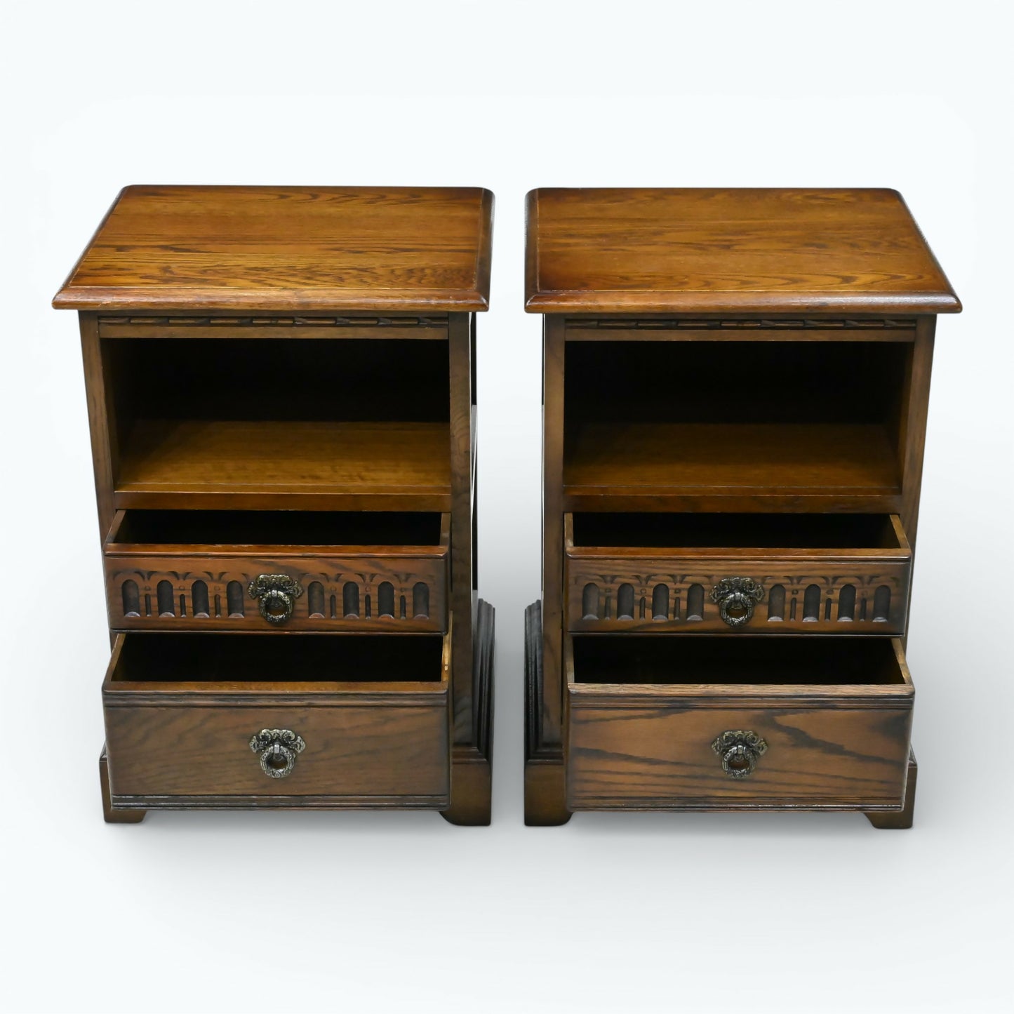 2 Old Charm Bedside Cabinets With Drawers Model 2235 Light Oak FREE UK DELIVERY*. SBR11059/1710E