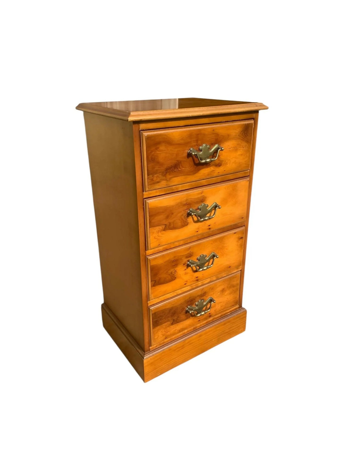 Vintage Georgian style Yew chest of drawers / bedside chest