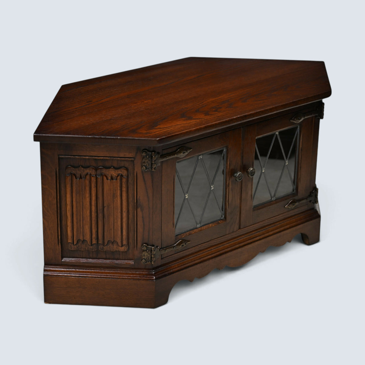 Old Charm TV Stand Linenfold Leaded Glass Doors Tudor Brown FREE UK Delivery