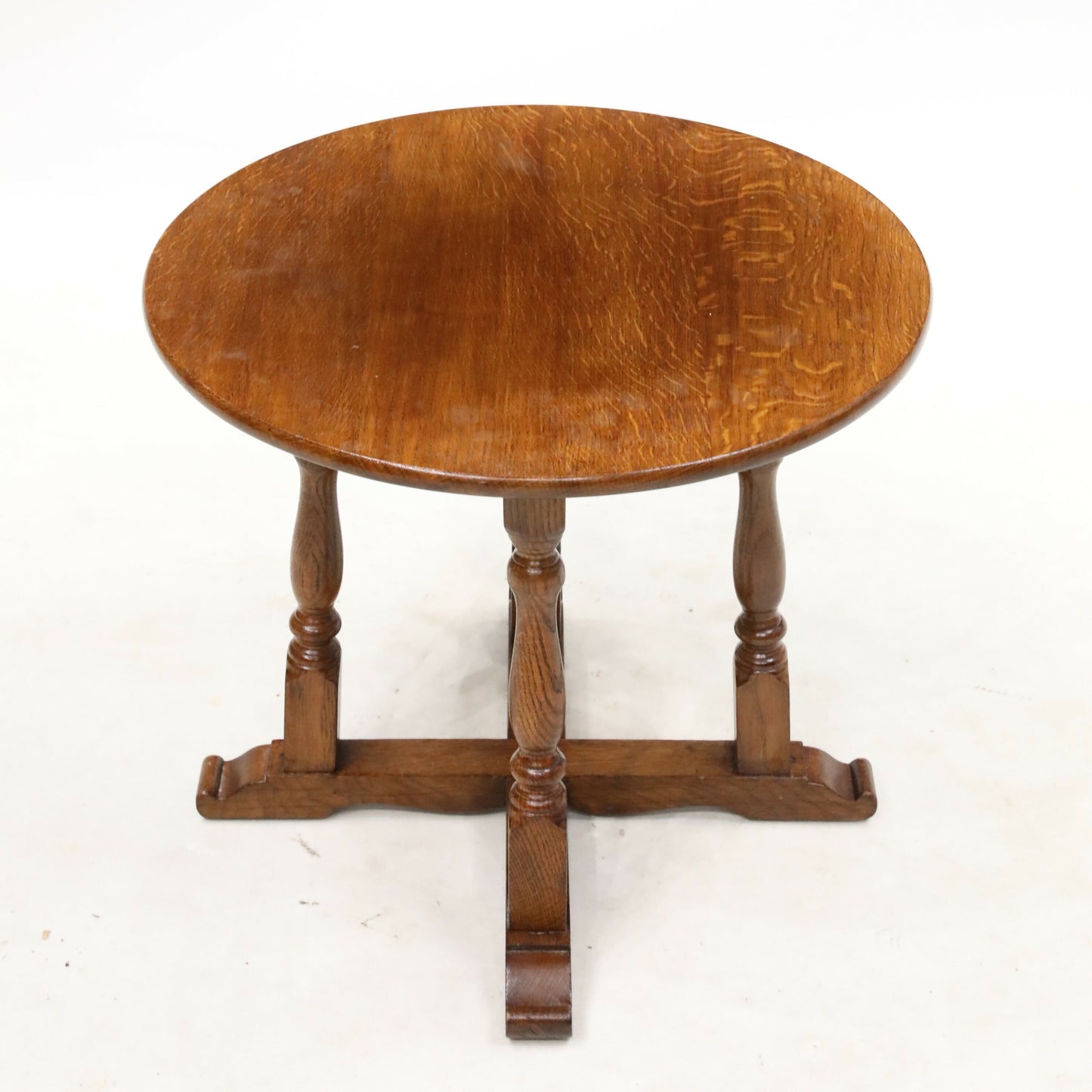 Old Charm Style Round Side Coffee Table Utility Furniture Stamp FREE Delivery. SBR8999/1504D
