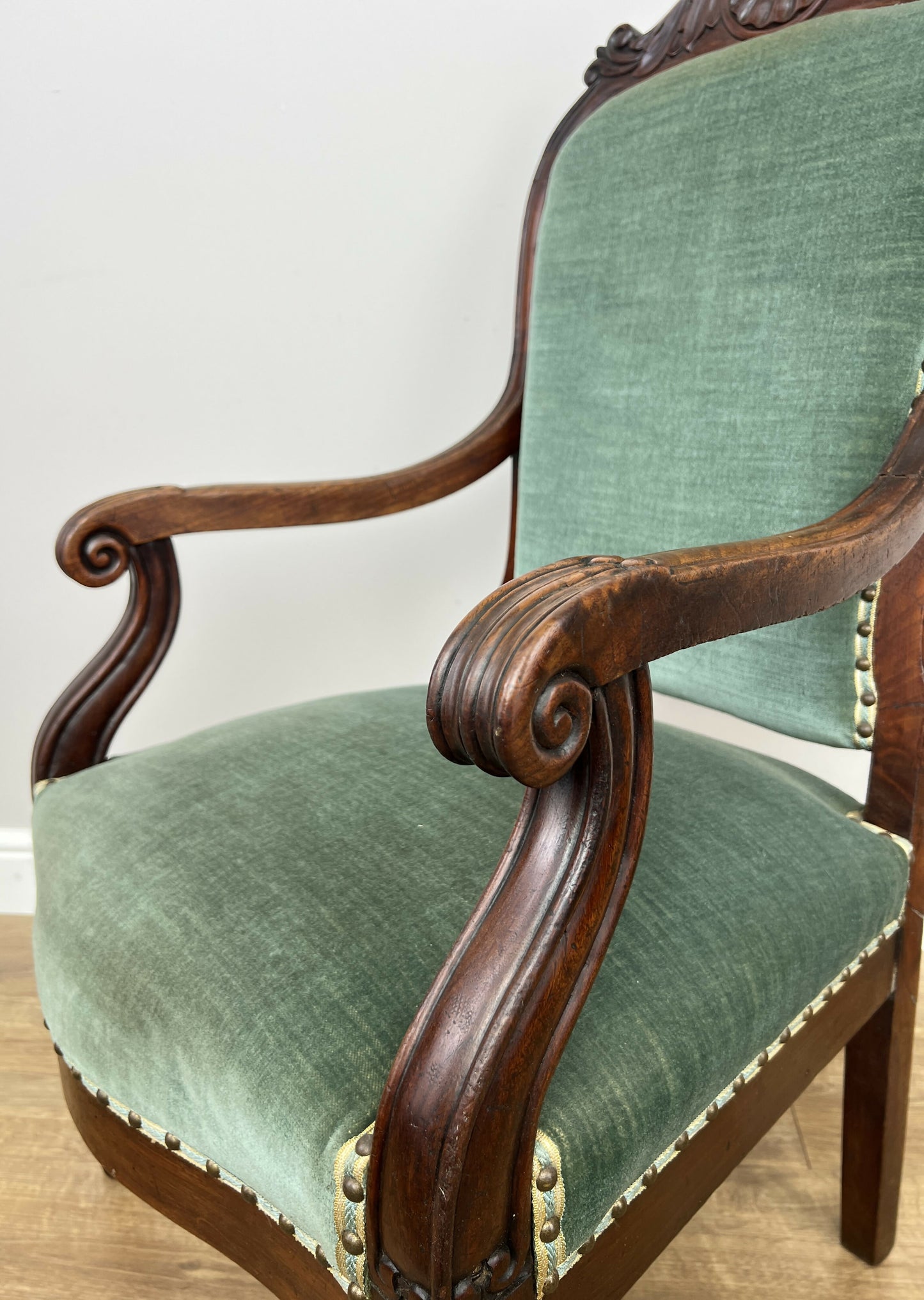 Armchair Antique French Style Walnut Upholstered Seat Carved Chair LOT 6286