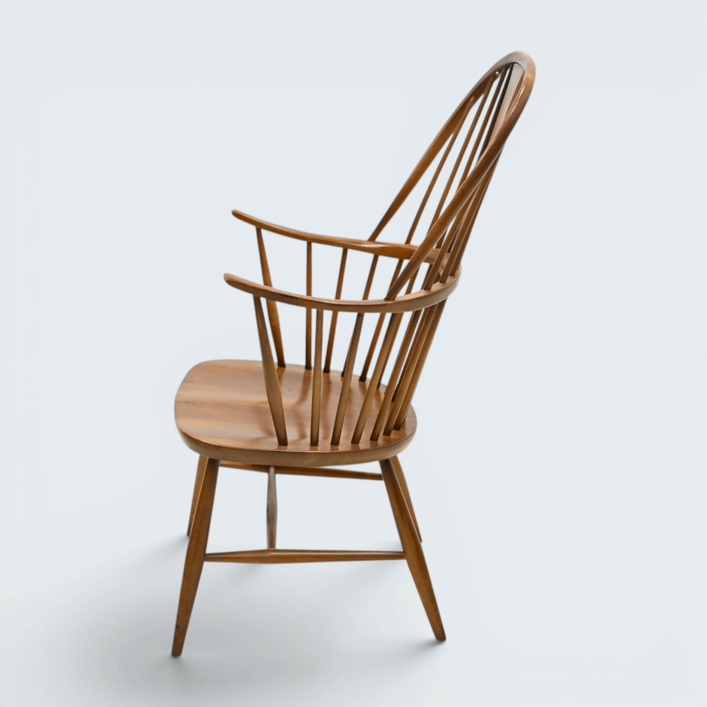 An Ercol Chairmakers Chair Windsor Bow Back Golden Dawn Model 472 FREE Delivery*