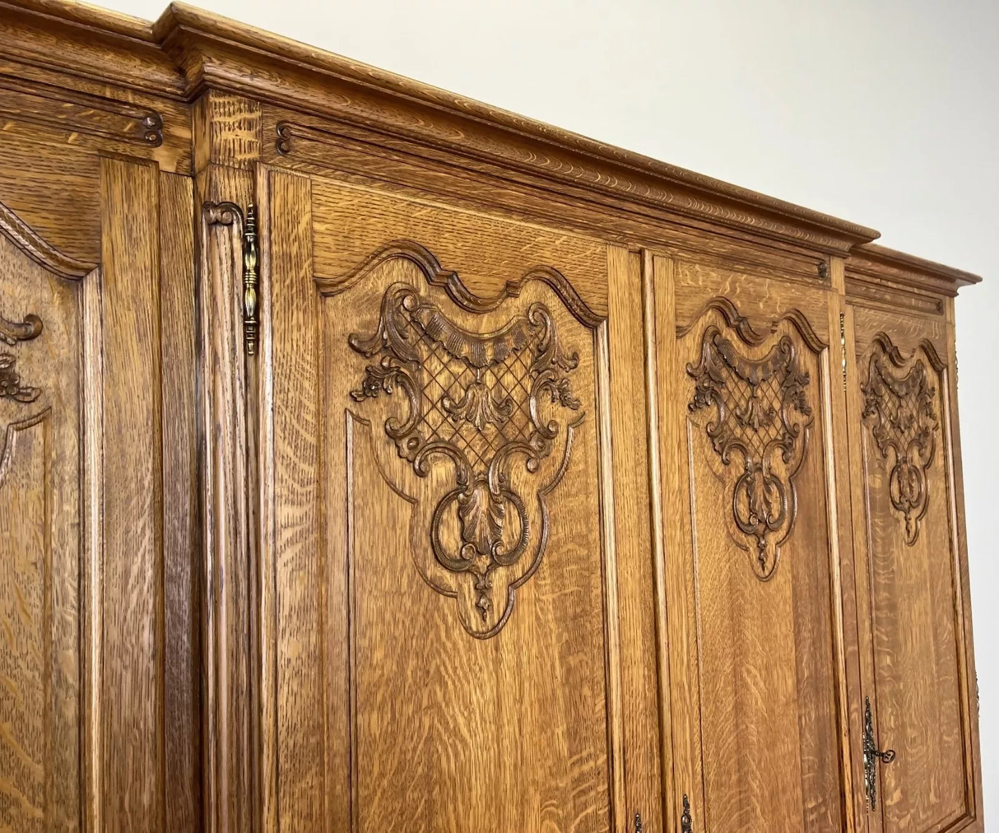 Wardrobe Vintage French Louis XVI Style Oak Four Door Carved Armoire LOT 4877