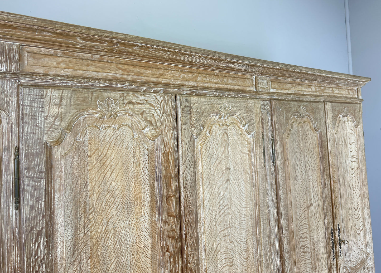 Wardrobe Vintage French Louis Shabby Chic Oak Four Door Carved Armoire LOT 6456
