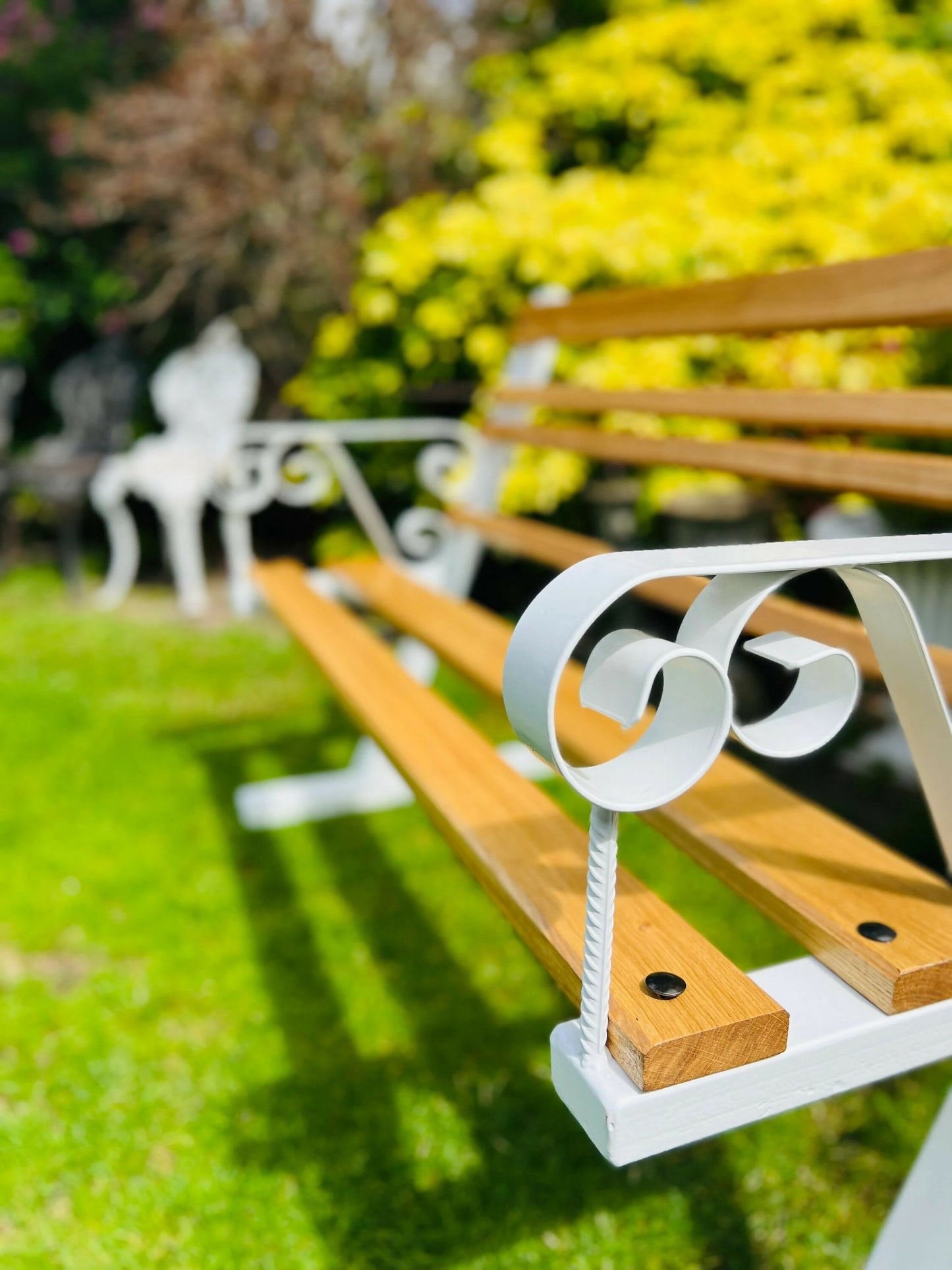 White Vintage Garden Bench Patio Seat in Oak Wrought Iron