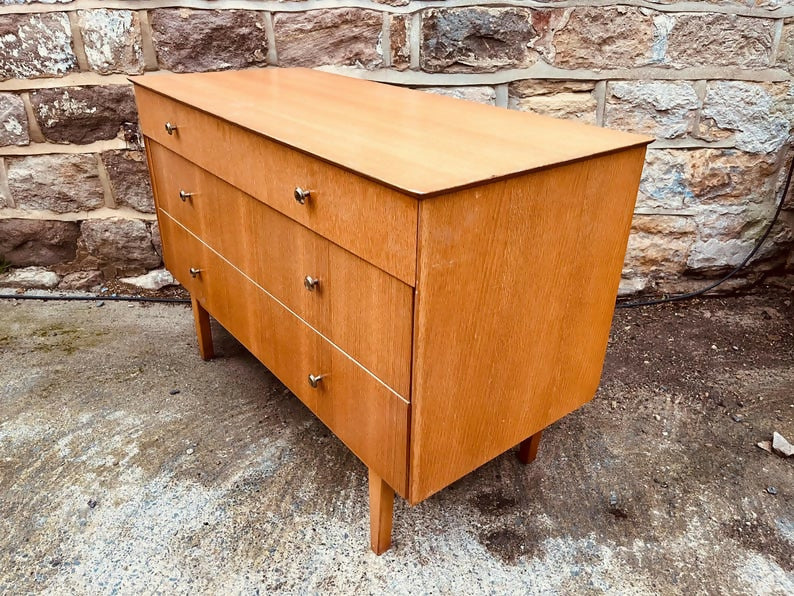 Mid-Century Teak Chest of Drawers – 4-Drawer Vintage Unit with Tapered Legs & Brass Knobs