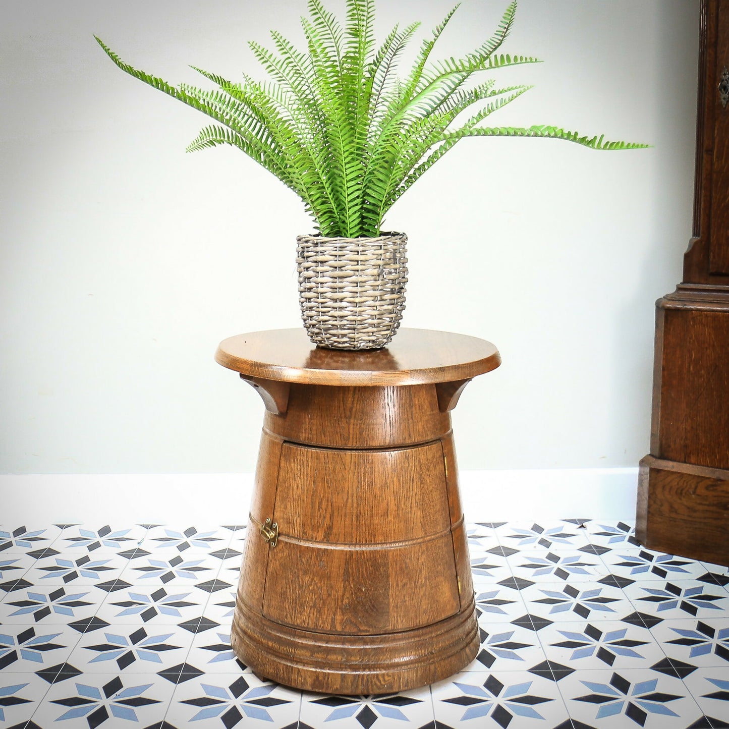 Oak Barrell Style Occasion Table Side Table with Cupboard
