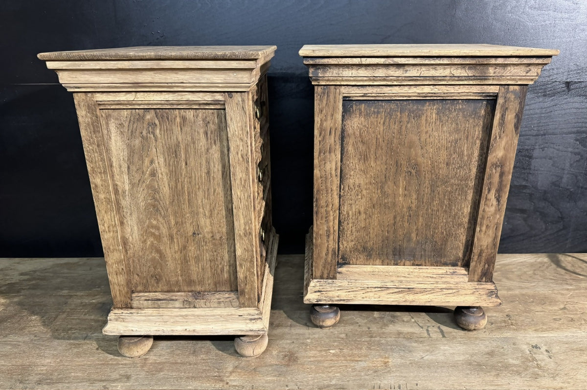 Quality Pair Oak Bedside Chests