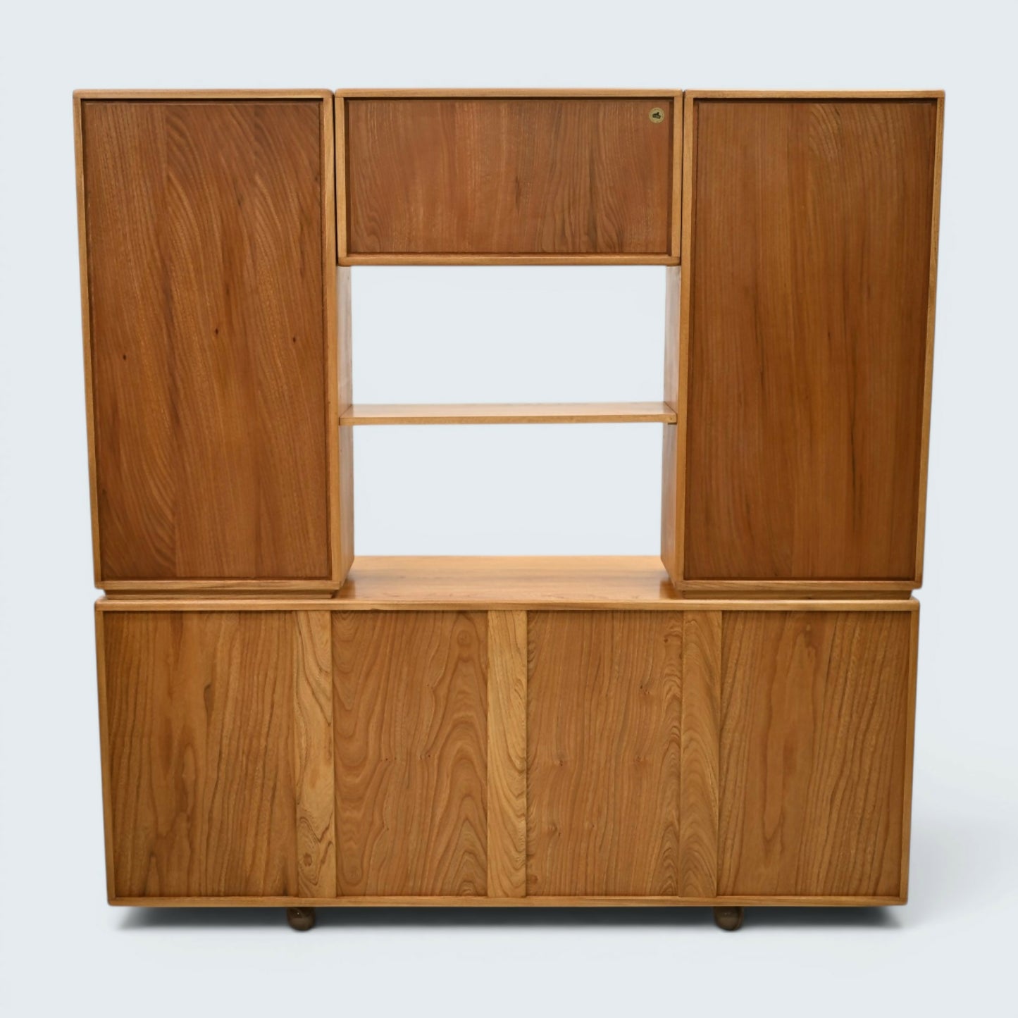 Large Ercol Windsor Sideboard Display Cabinets Light Finish FREE UK Delivery*