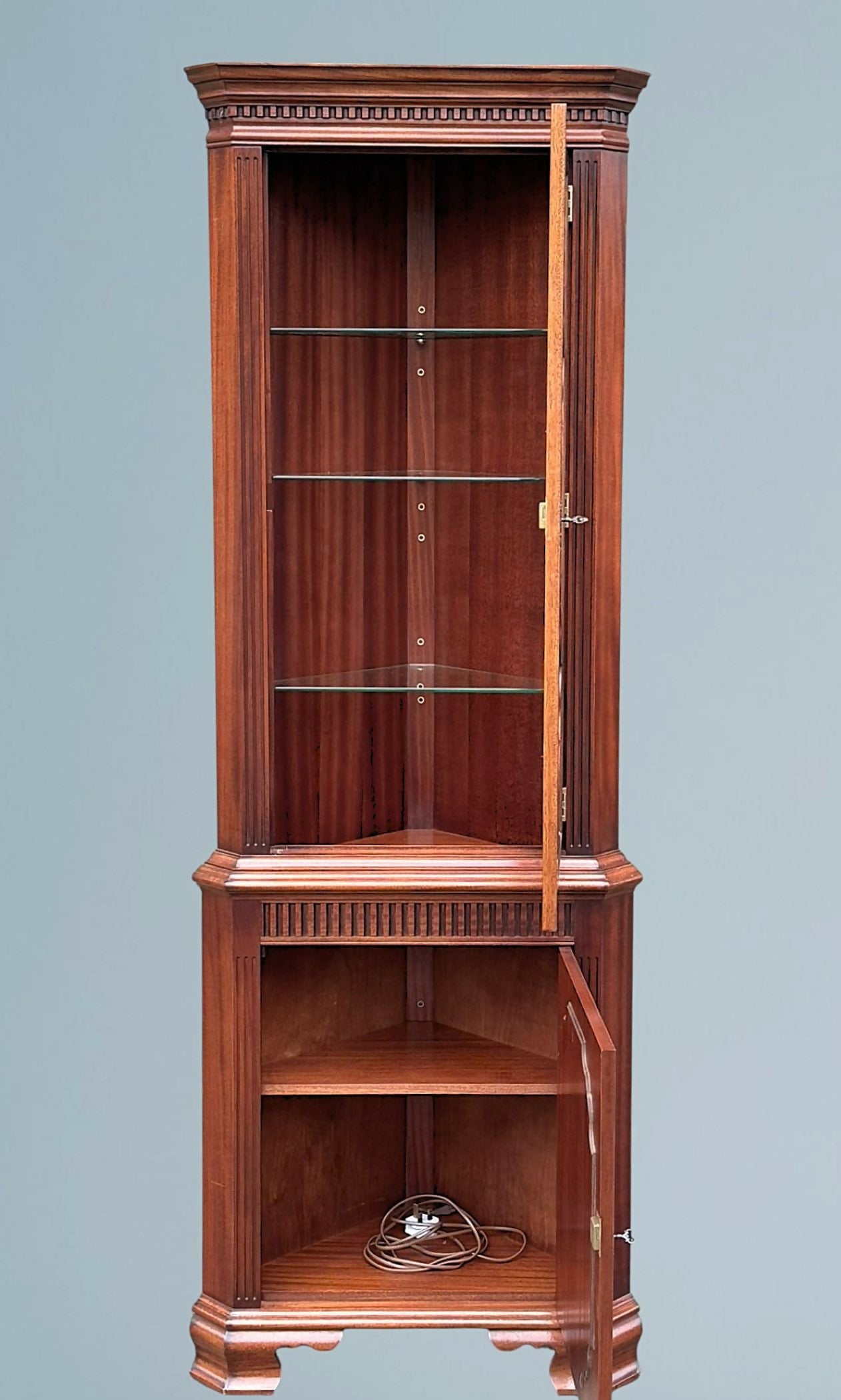 Charles Barr Figured Mahogany Corner Cabinet / Corner Cupboard