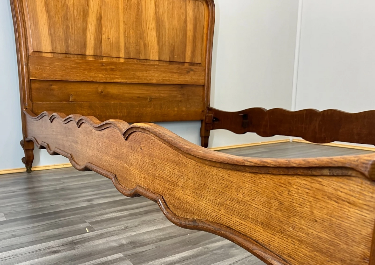 Bed Antique French Style Oak Double Bed Frame Carved Headboard LOT 3711