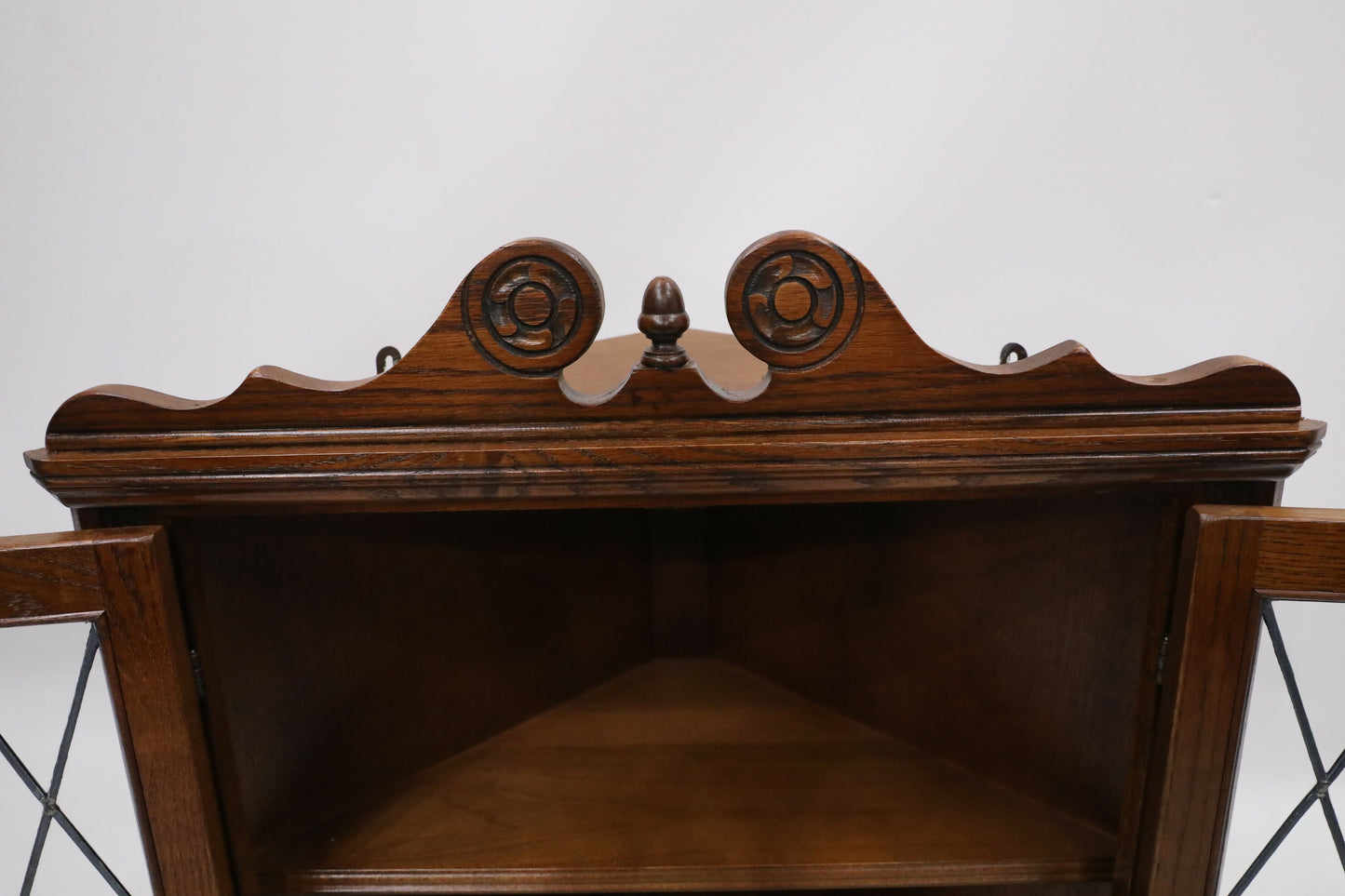 Old Charm Oak Hanging Corner Display Cabinet in Tudor Brown FREE UK Delivery. SBR9519/0309D