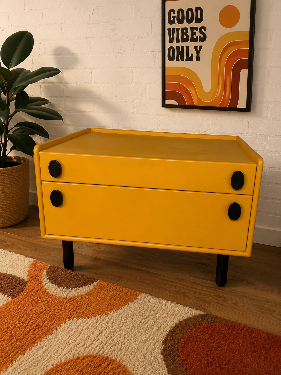Meredew MCM 1970s low boy drawers record player unit