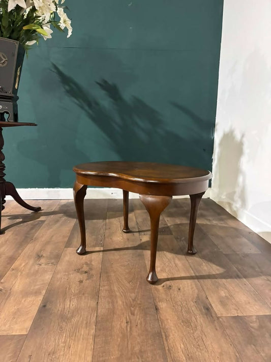 Vintage Mahogany Kidney Shaped Side Tablebb