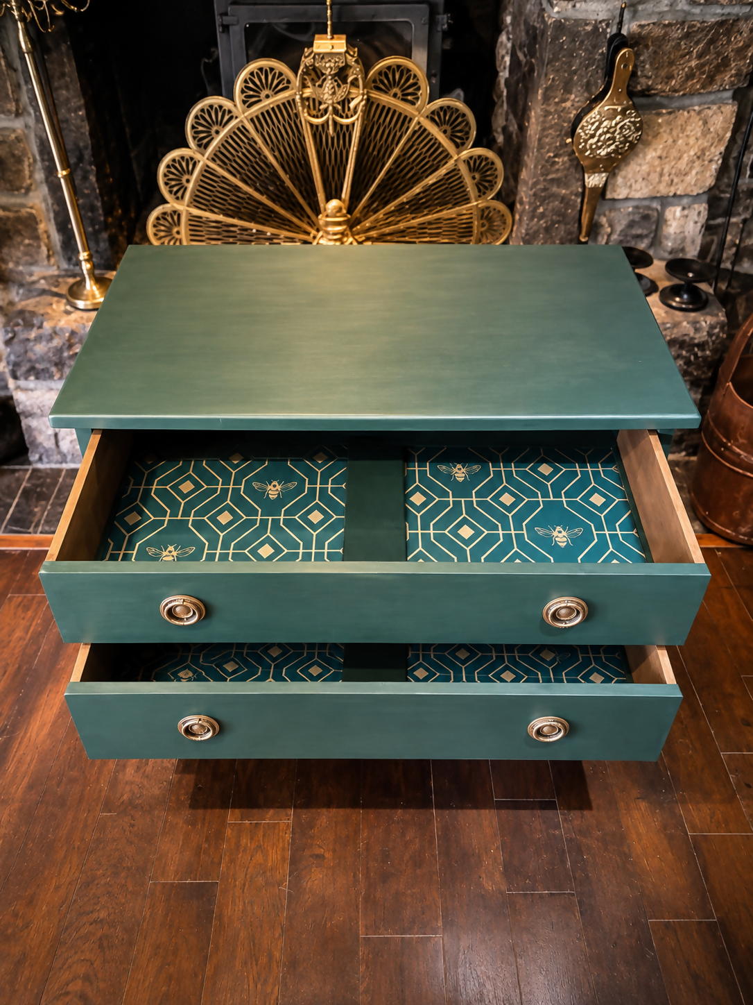 Vintage Heritage Green Chest of Drawers | Gold Bee Lined Drawers & Gold