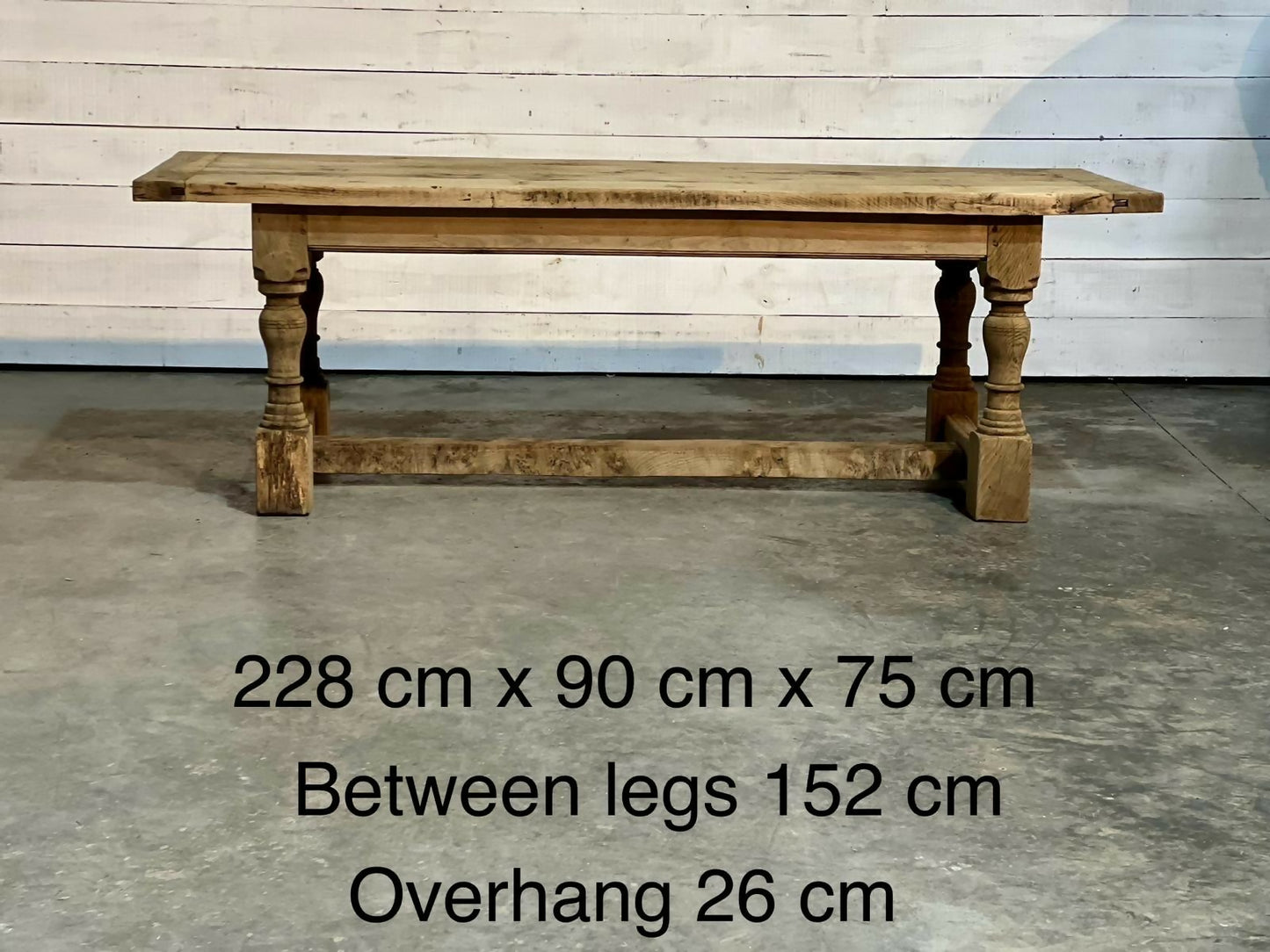 Good Quality Oak Farmhouse Dining Table