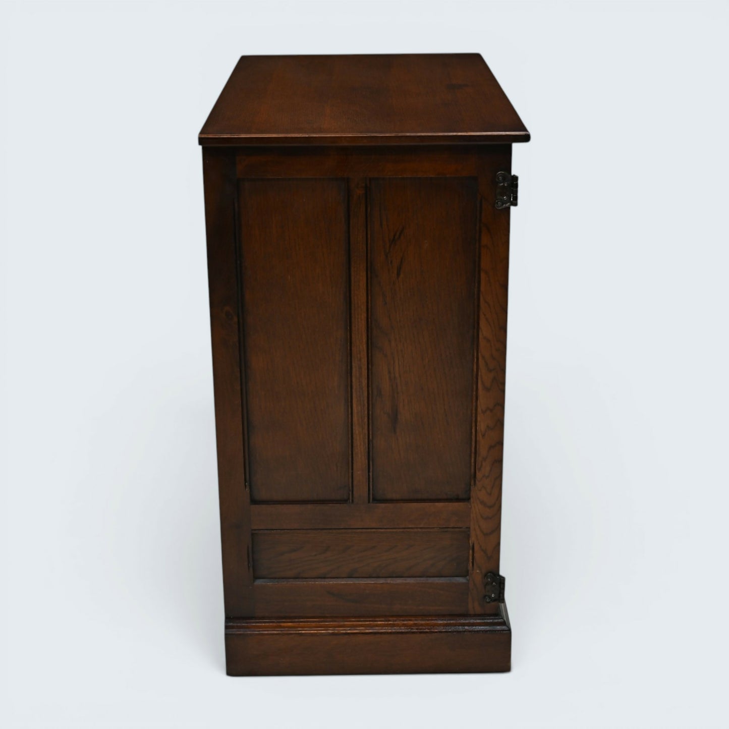 Old Charm Oak TV Video Cabinet Cupboard Light Oak Model 2053 FREE UK Delivery