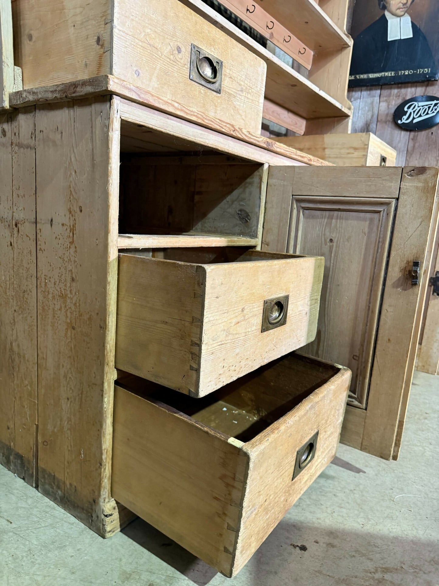 Antique Late Victorian English Pine Kitchen Dresser Shelves Housekeeper Cupboard, c.1870