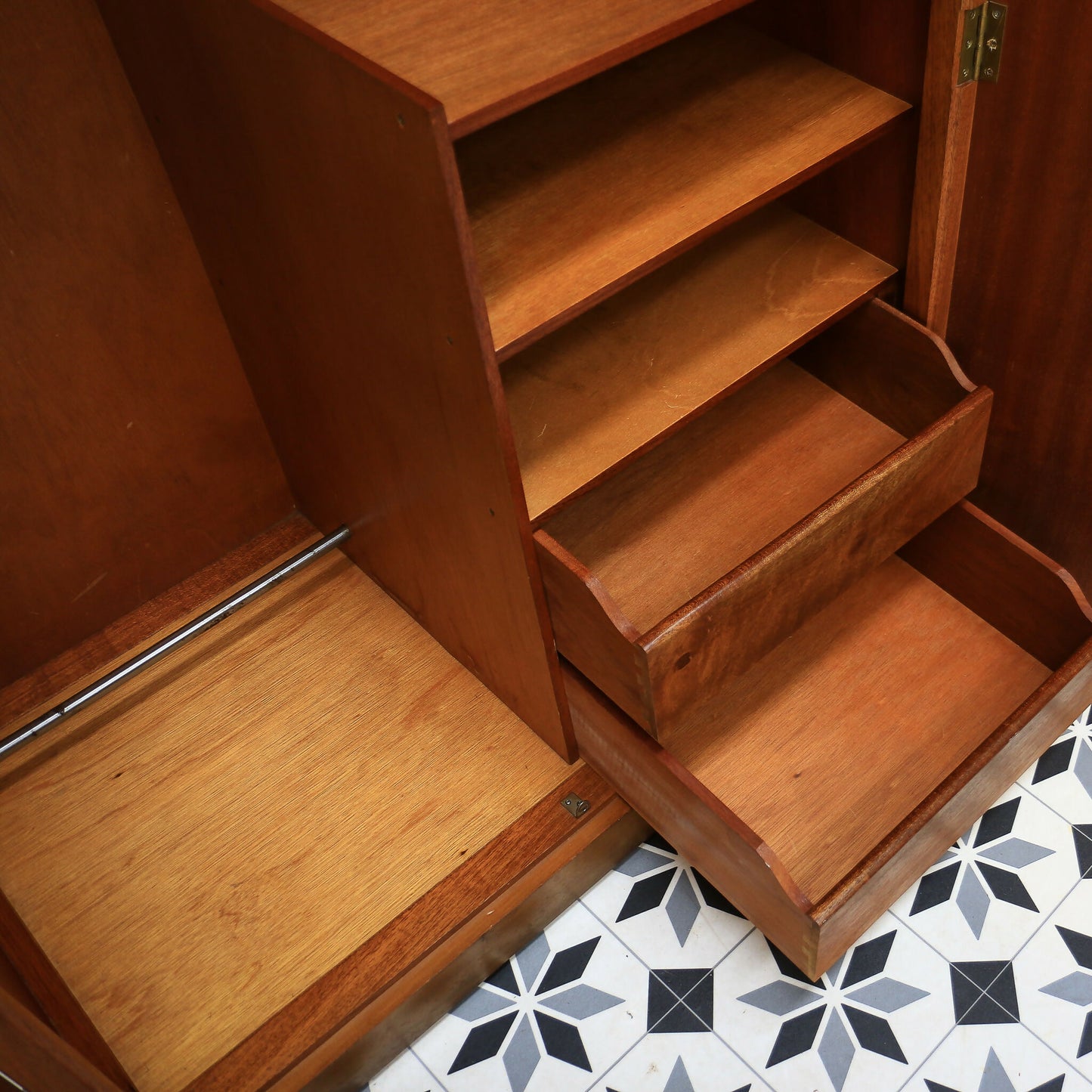 Uniflex Gents Double Fitted Wardrobe in Walnut Retro Mid Century