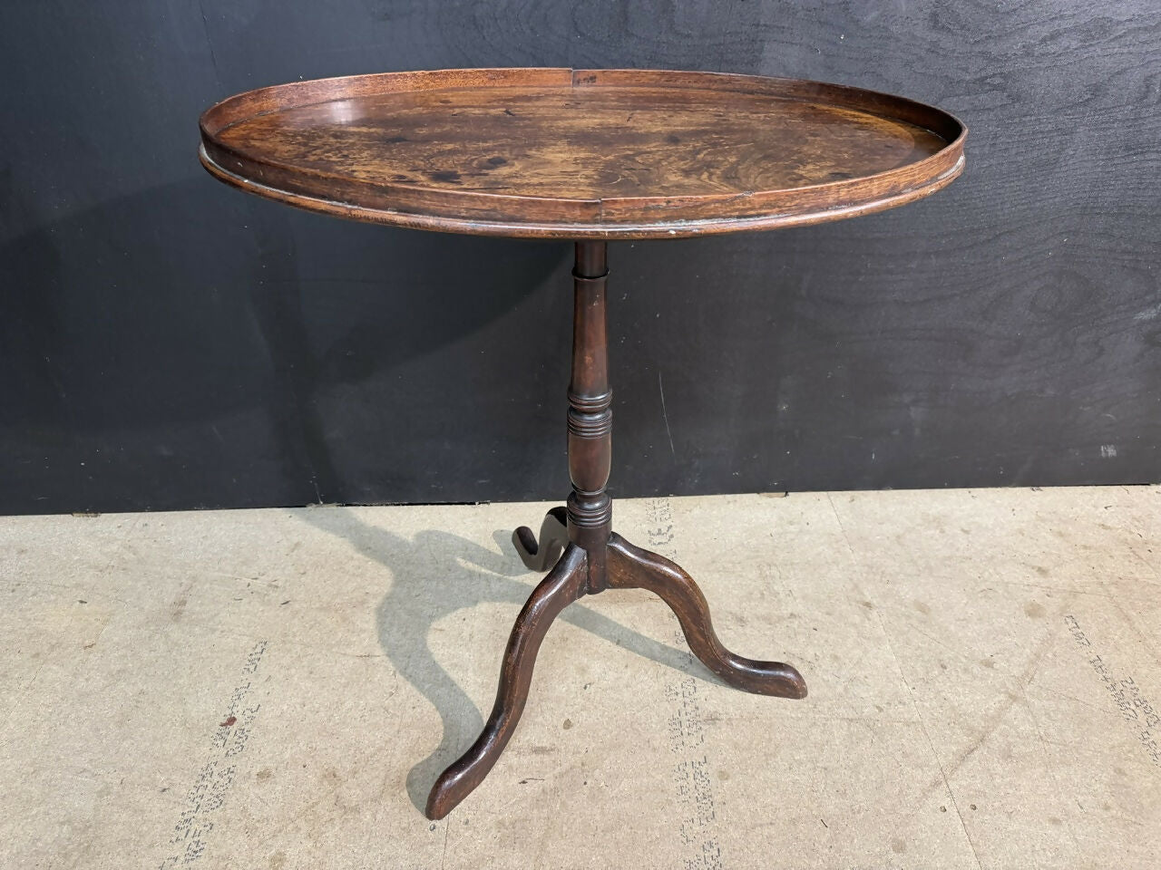 Georgian Mahogany Tilt Top Table