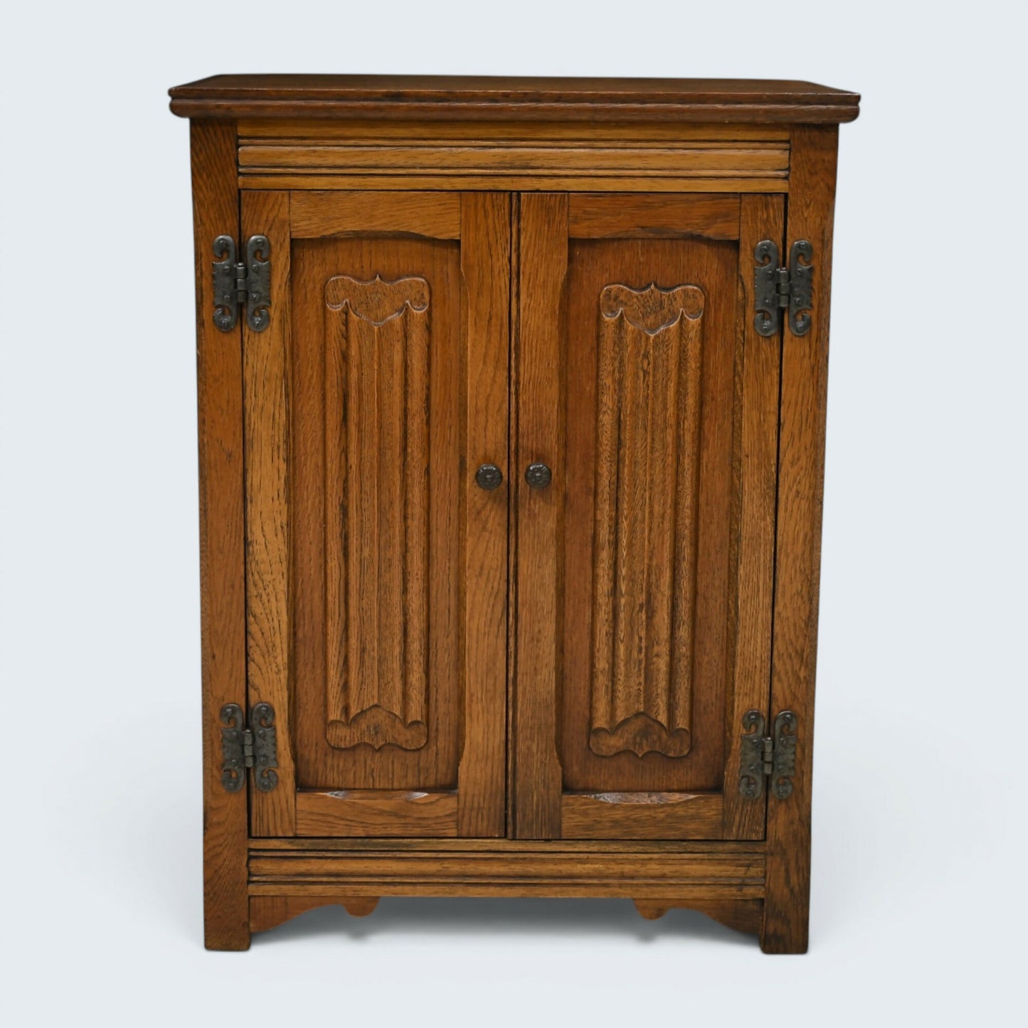 Old Charm Linenfold Cupboard Bedside Cabinet 2 Door Light Oak FREE UK DELIVERY*