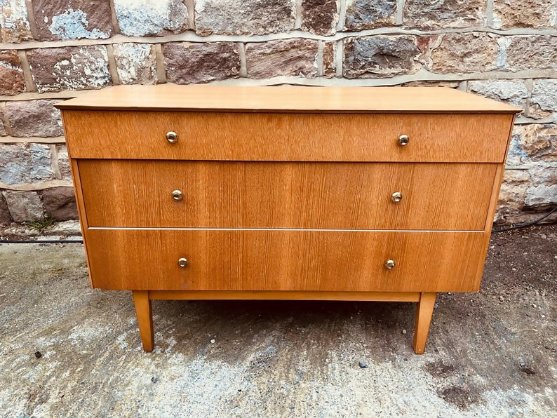 Mid-Century Teak Chest of Drawers – 4-Drawer Vintage Unit with Tapered Legs & Brass Knobs