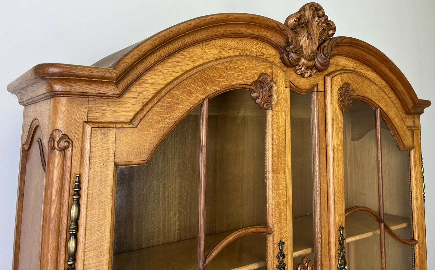 Bookcase Vintage French Louis XVI Oak Display Cabinet Carved Sideboard LOT 6285