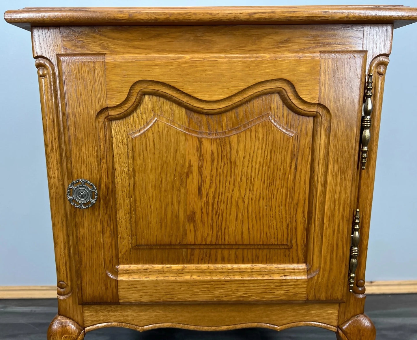 Pair of Bedside Tables Vintage French Louis Oak Nightstands Cabinets LOT 3517