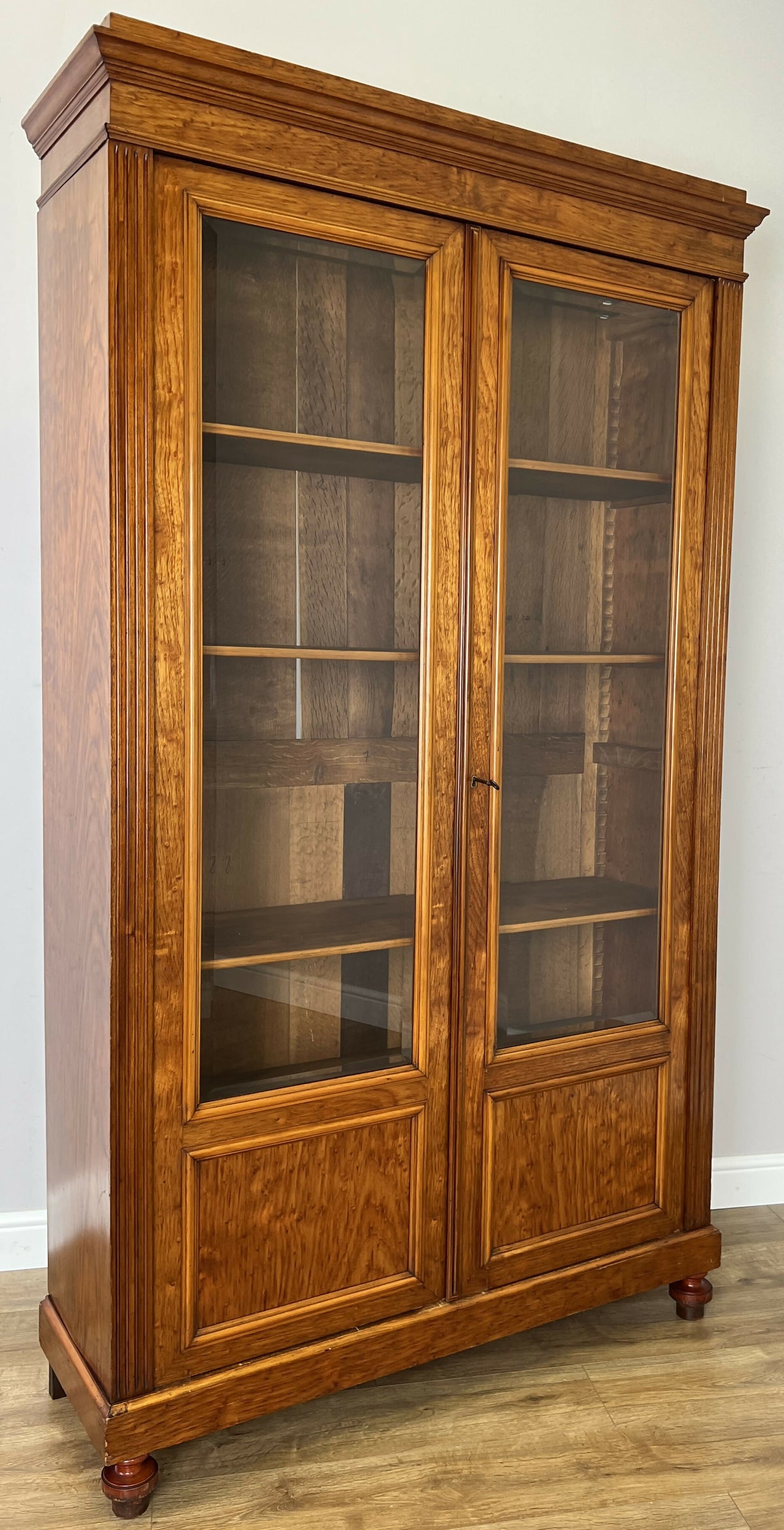 Bookcase Antique French Style Glazed Display Cabinet Walnut Sideboard LOT 6521
