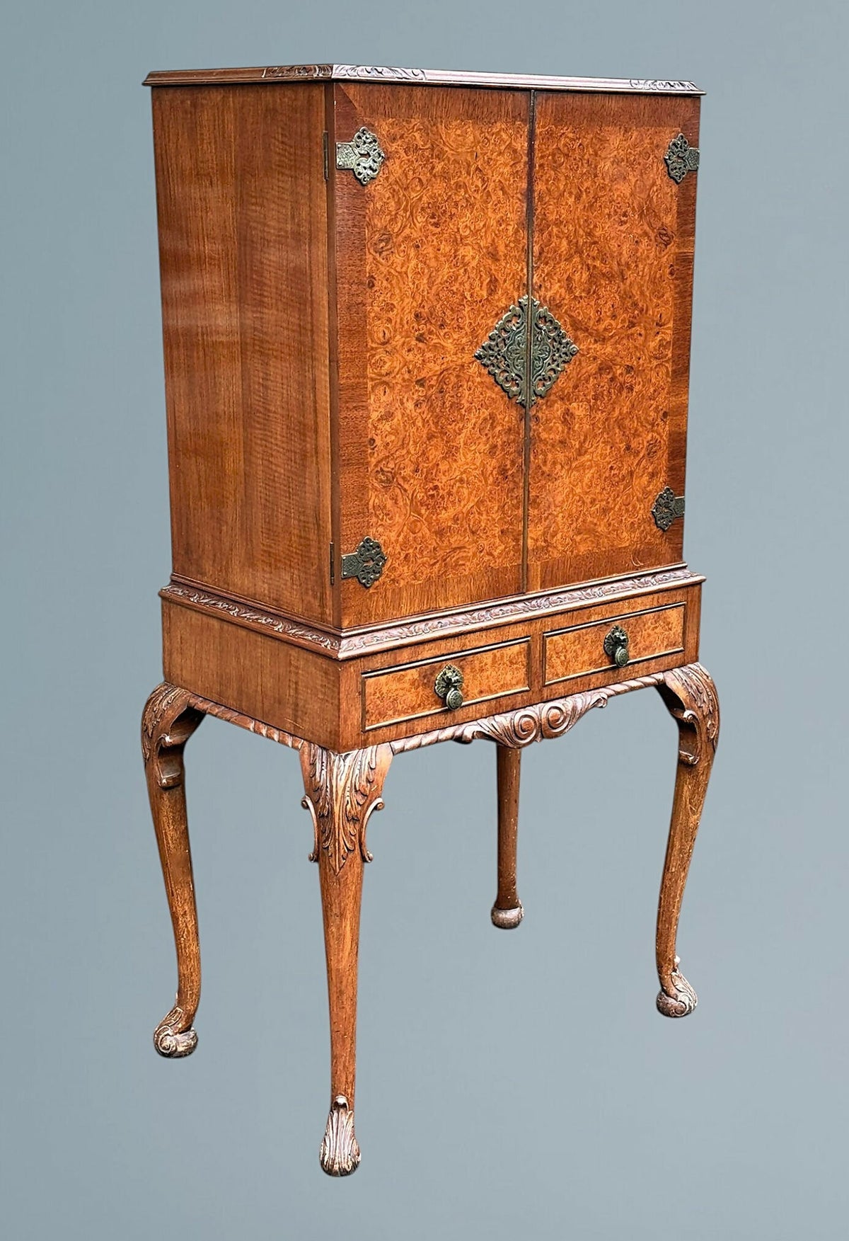 Queen Anne Figured Walnut Cocktail Cabinet / Drinks Cabinet
